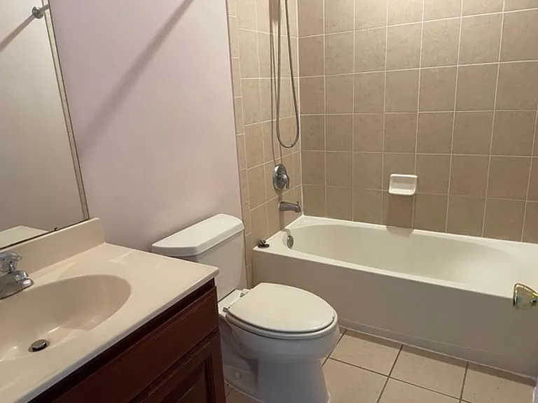 2 Tottenham Ct — Photo 20