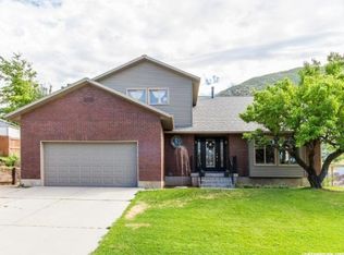 1510 Cherry Blossom Dr, Farmington, UT 84025