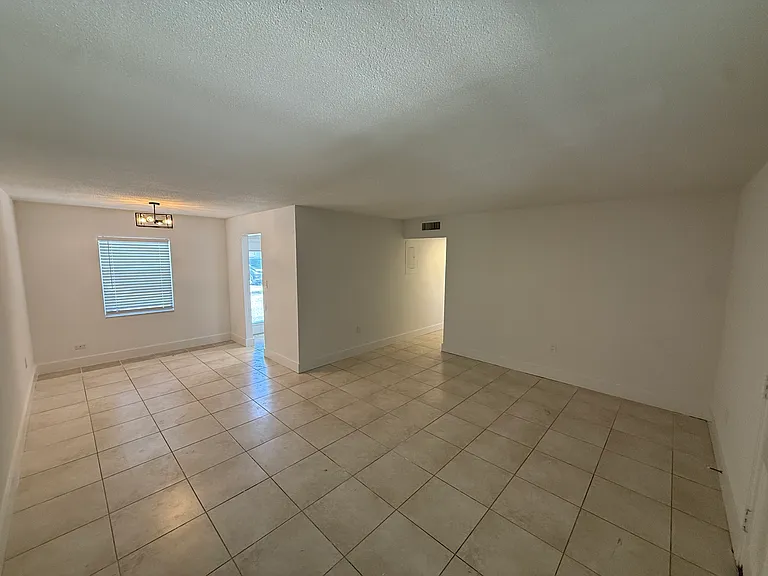 230 Danube Ave #103 — Photo 8