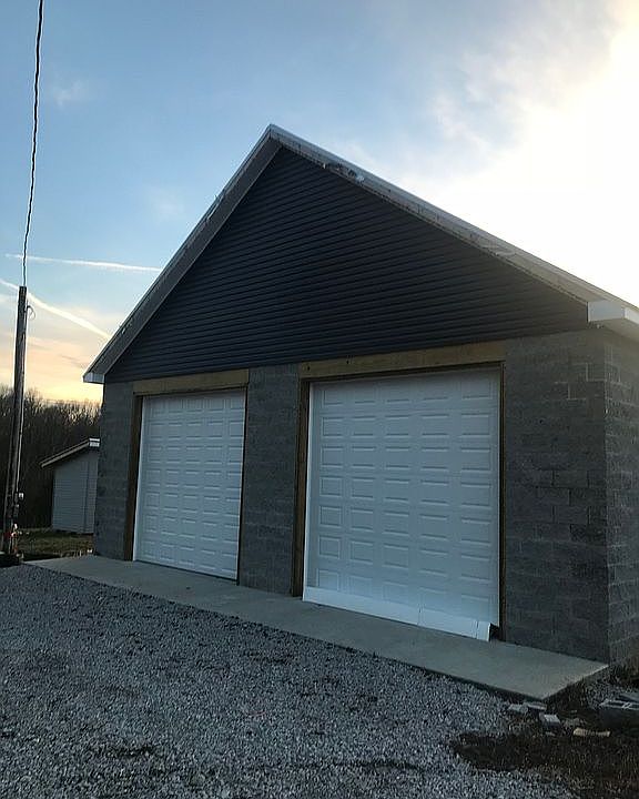 2000 sq ft block building