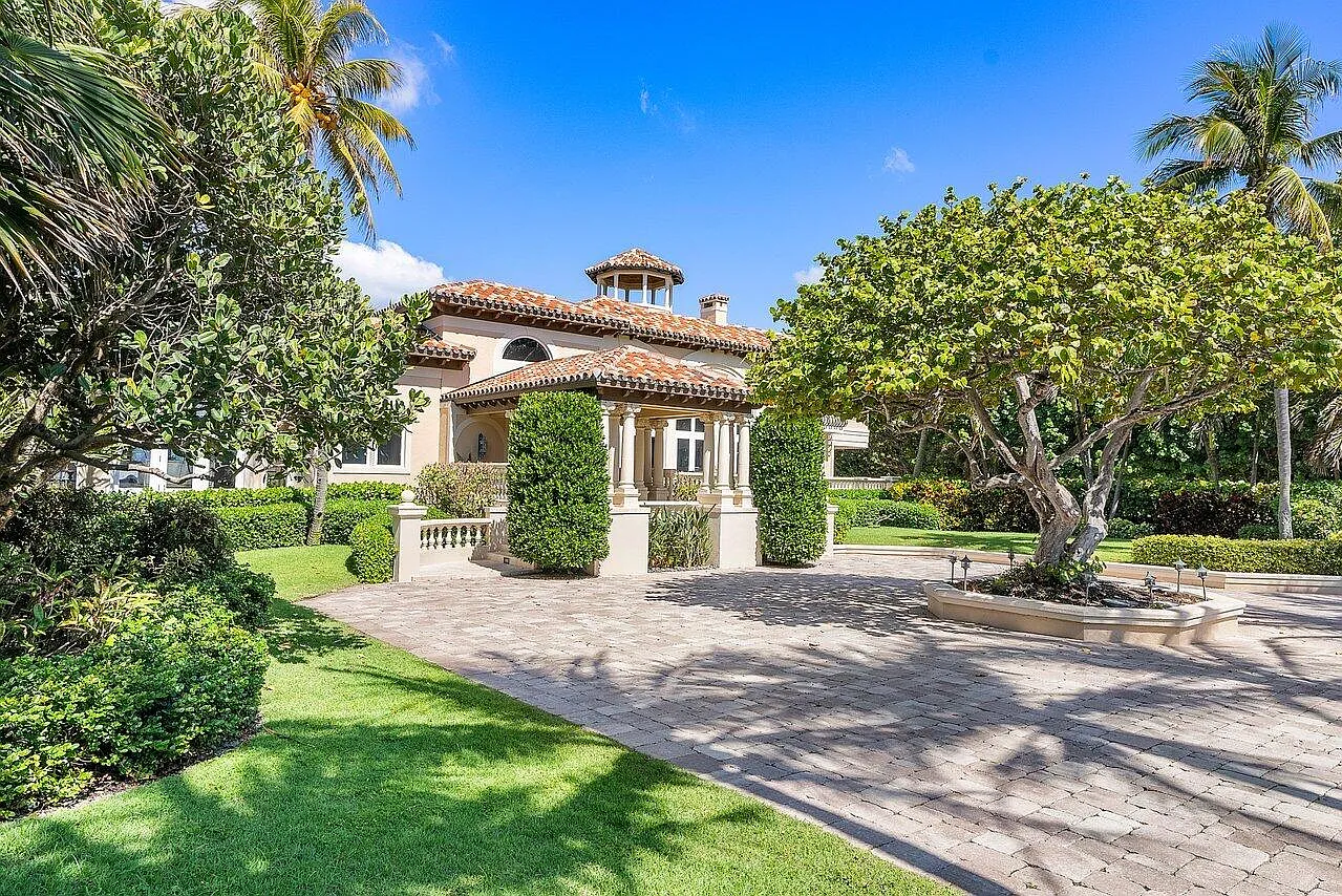 5 bed, 7.0 bath, 10200 sqft, $85,000 — Photo 2