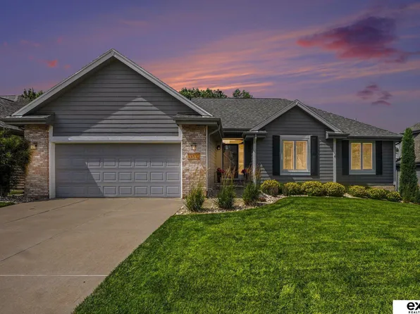 13510 Hillsborough Dr, Omaha, NE 68164
