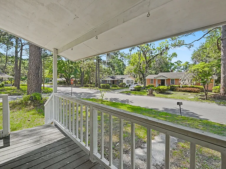 24 N Parkwood Dr — Photo 7