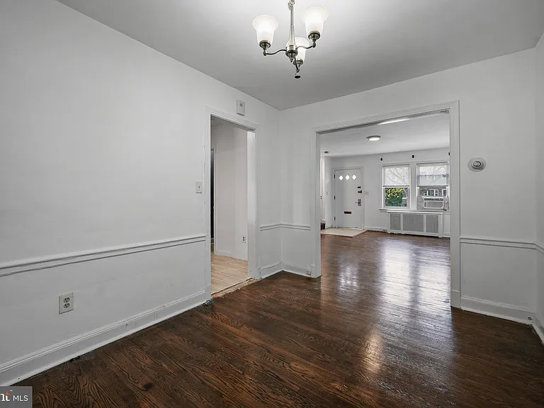 819 20th St NE — Photo 7