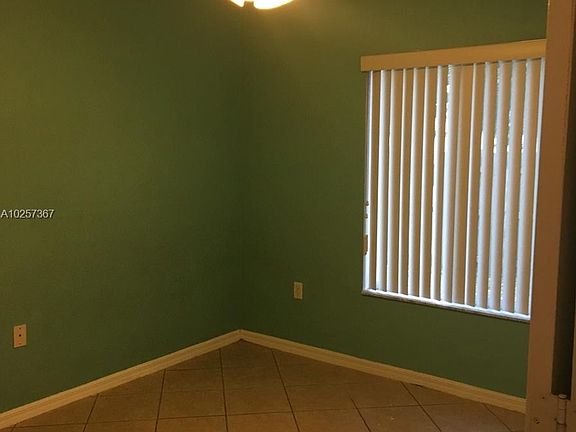 5th image of 4577 SW 134th Ave