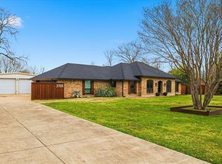 3705 Castle Dr, Rowlett, TX 75089