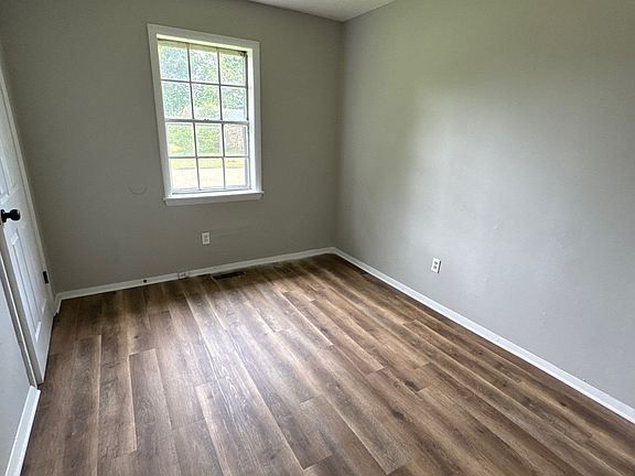 5th image of 134 Young St