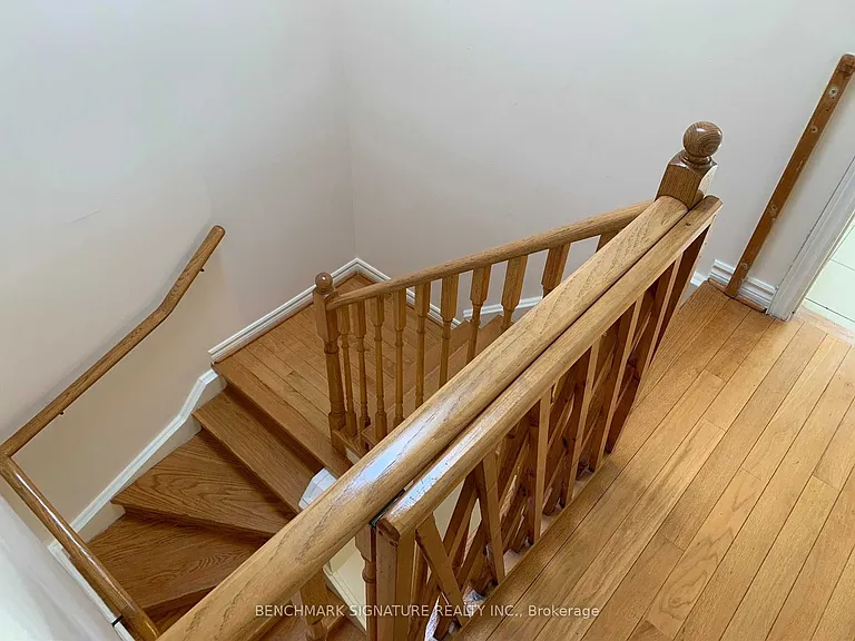 102 Greensboro Dr — Photo 6