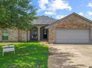 11245 Meadows Dr, Flint, TX 75762