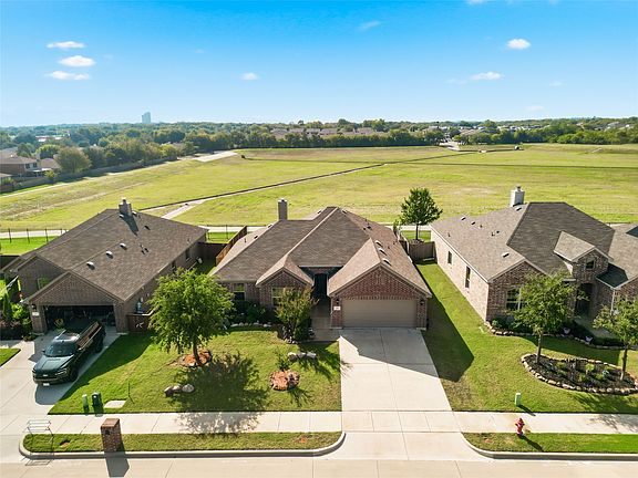 5th image of 609 Meadowedge Ln