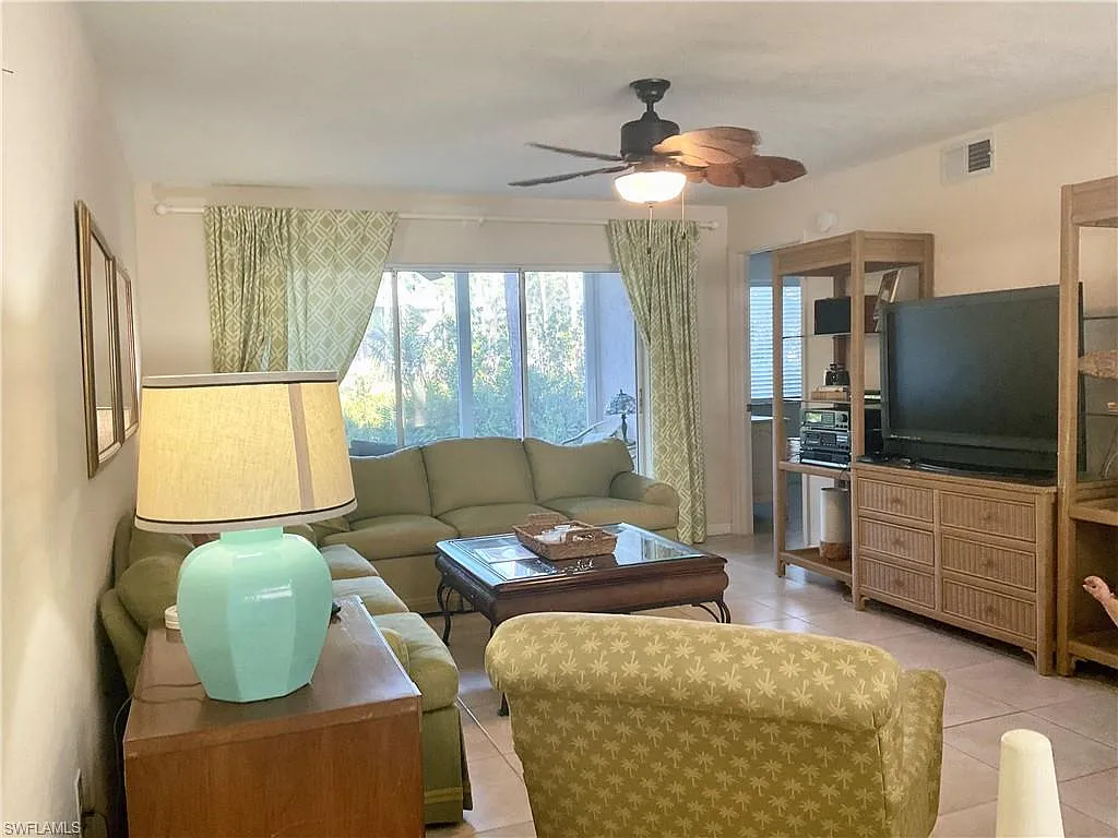 2 bed, 2.0 bath, 1100 sqft, $4,000 — Photo 4