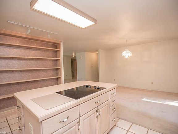 3rd image of 835 S 15th St