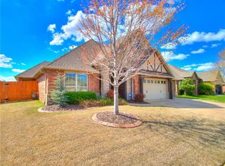 17417 N White Hawk Dr, Edmond, OK 73012