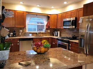 164 Keegans Ln, Staten Island, NY 10308