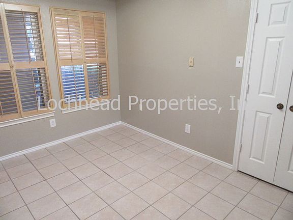 5th image of 2509 Montclair Ln
