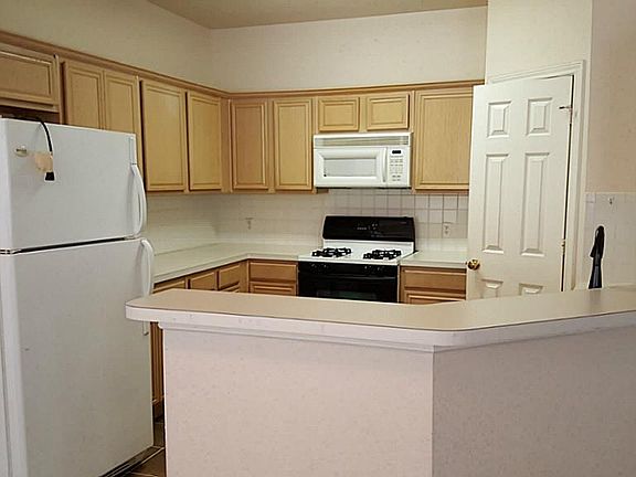 5th image of 4715 Cashel Cir APT D