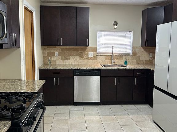 3rd image of 792 Miner Rd