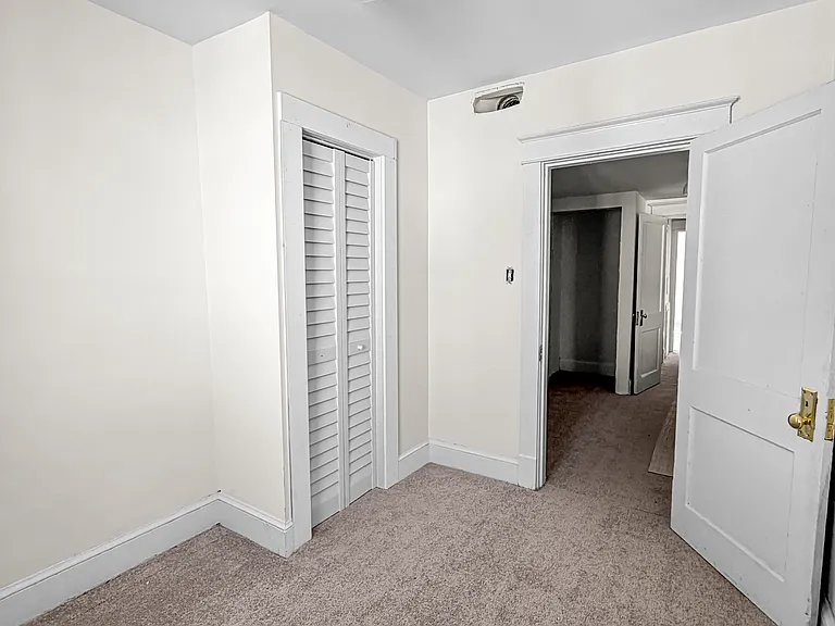 1013 Bank St — Photo 18