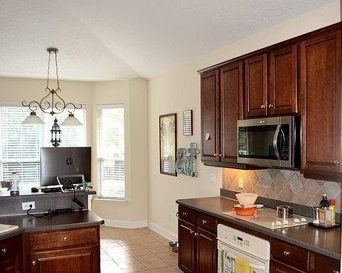 5th image of 970 Garrison Dr