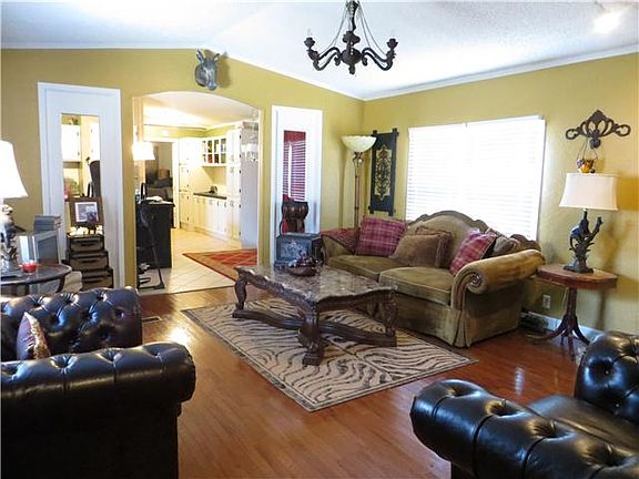 3rd image of 1012 Hogan Ln