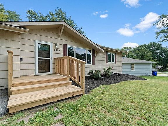 3rd image of 7119 Larsen Ln