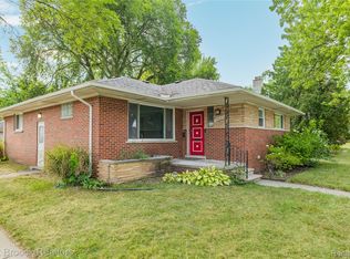 24601 Ridgedale St, Oak Park, MI 48237