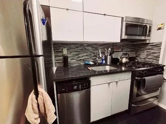 350 E 30th St #1Z — Photo 8