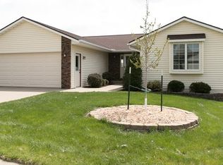 3562 Vista Park Dr, Iowa City, IA 52245