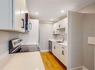 132 Sherman St #2, Cambridge, MA 02140