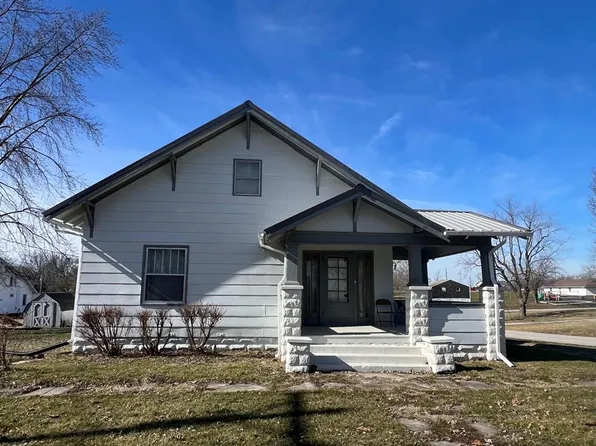 208 Pine St, Bucklin, MO 64631