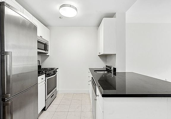 3rd image of 414 Hicks St APT 614