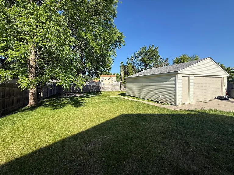 42780 Buckingham Dr — Photo 6
