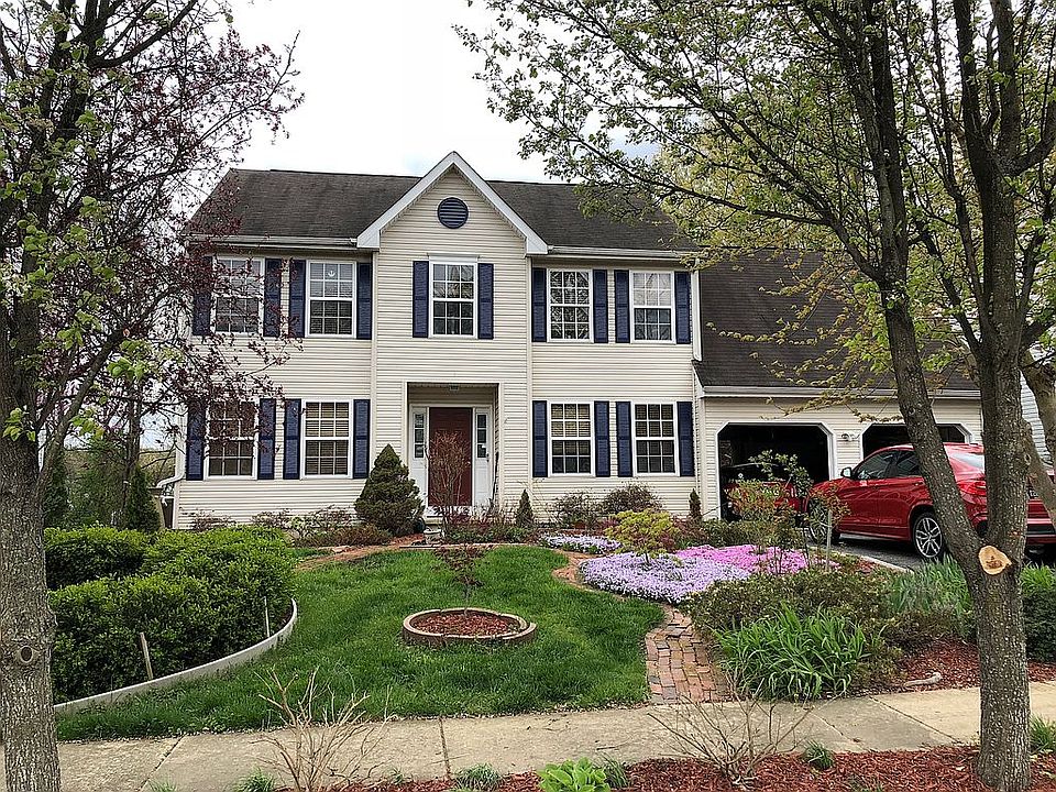 1st image of 109 W Flagstone Dr