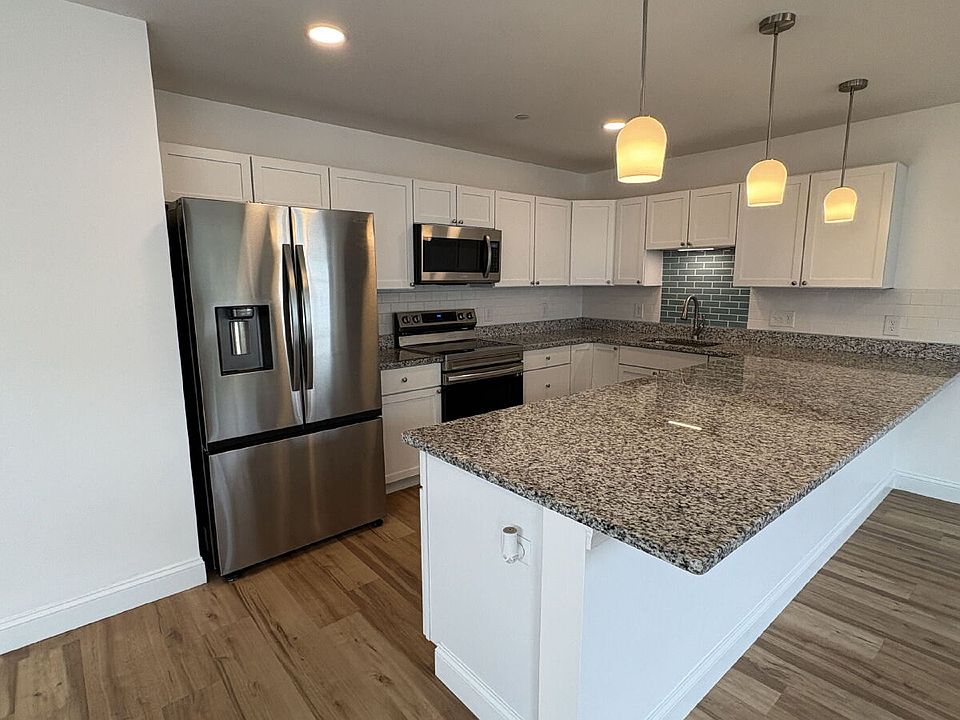 1st image of 11 Sidetrack Ln