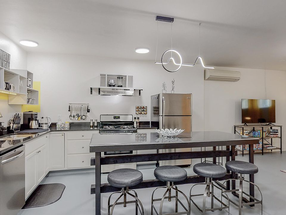 1st image of 2419 Lead Ave SE #1