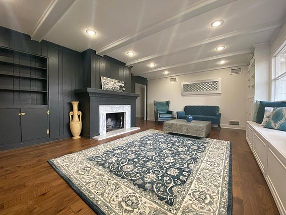 3rd image of 708 W Hermosa Dr