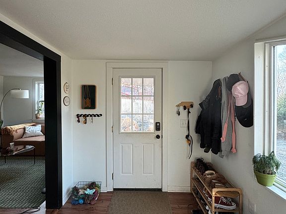 5th image of 650 Old Lytle Cove Rd