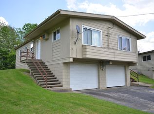 1633 Seth Roberts Dr #B, Akron, OH 44306