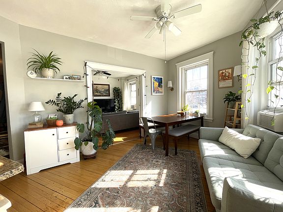 2nd image of 374 Chestnut Hill Ave APT 4