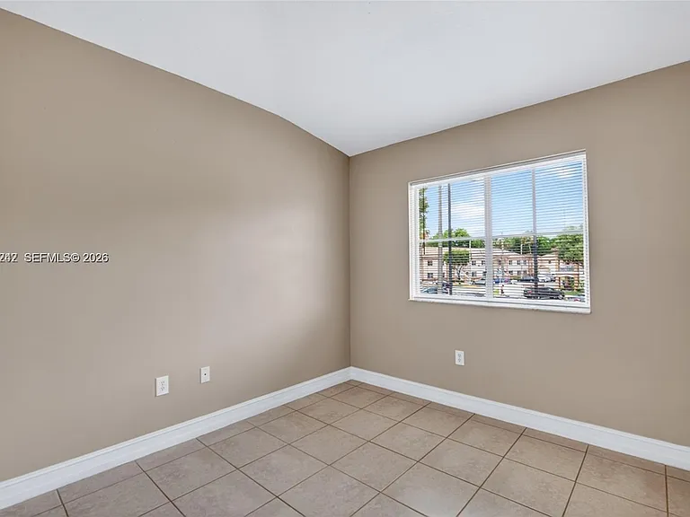 2721 SE 12th Pl #206 — Photo 10