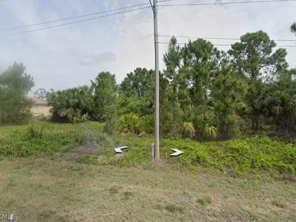 1217 Ermine St E, Lehigh Acres, FL 33974