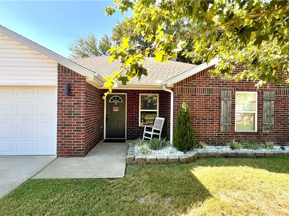 620 Ash St, Lowell, AR 72745