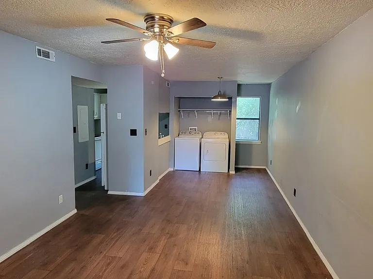 Apartment Close to Lyon College — Photo 23
