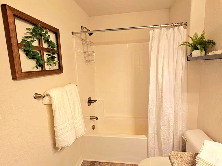 1600 Gold Finch Ct — Photo 34