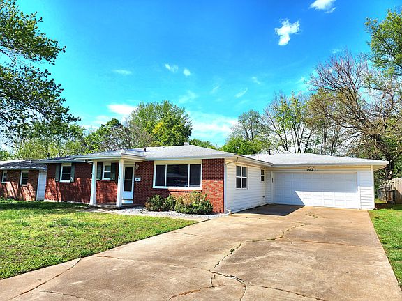 2nd image of 1027 E Edgewood Street