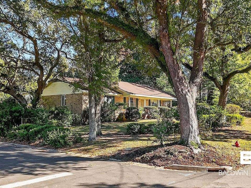 1st image of 115 Pecan Ave
