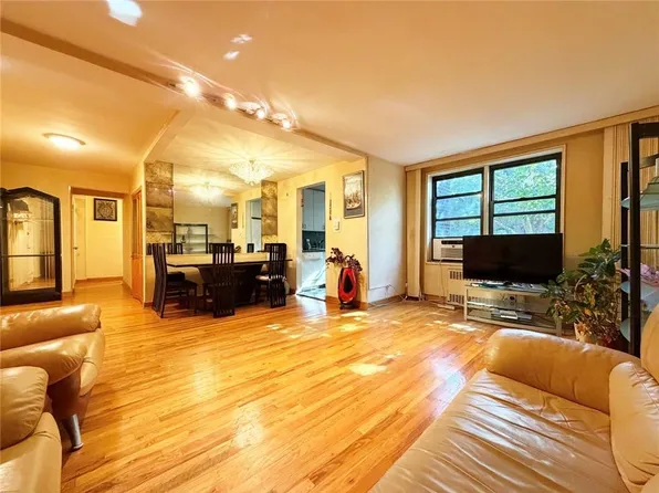 2717 E 28th St APT 4D, Brooklyn, NY 11235