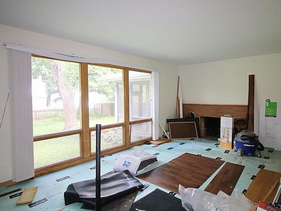 3rd image of 430 Oliver Ave