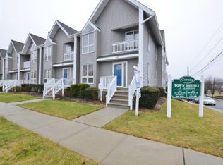 143 Interstate Highway U Willets Rd, Albertson, NY 11507