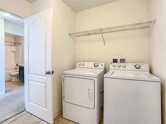 4th image of 6410 Windsor Lakes Cir
